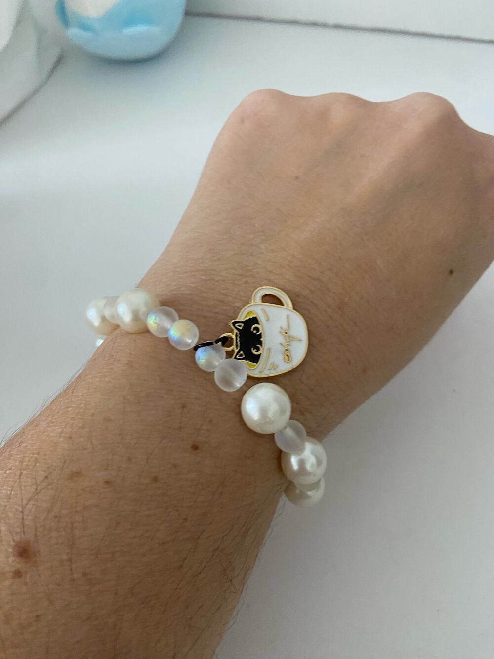 white and faux pearl bead bracelet